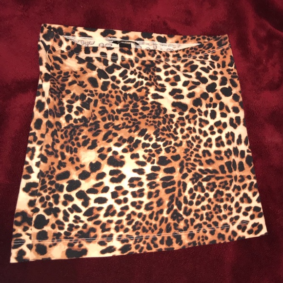Stretchy H&M Leopard Print Skirt - Picture 1 of 1